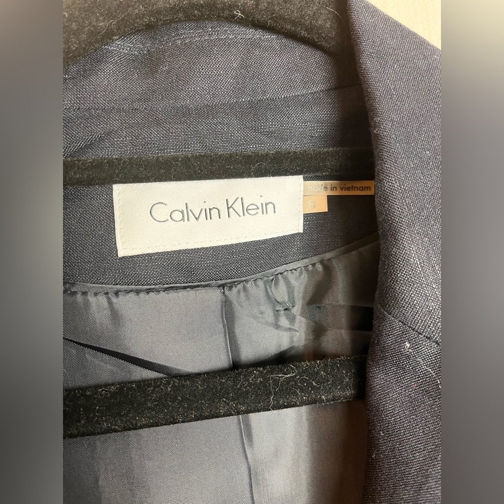 Calvin Klein navy Linen/Rayon blazer with gold buttons size 8 - Picture 2 of 5